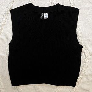 Cropped Knit Sweater Vest